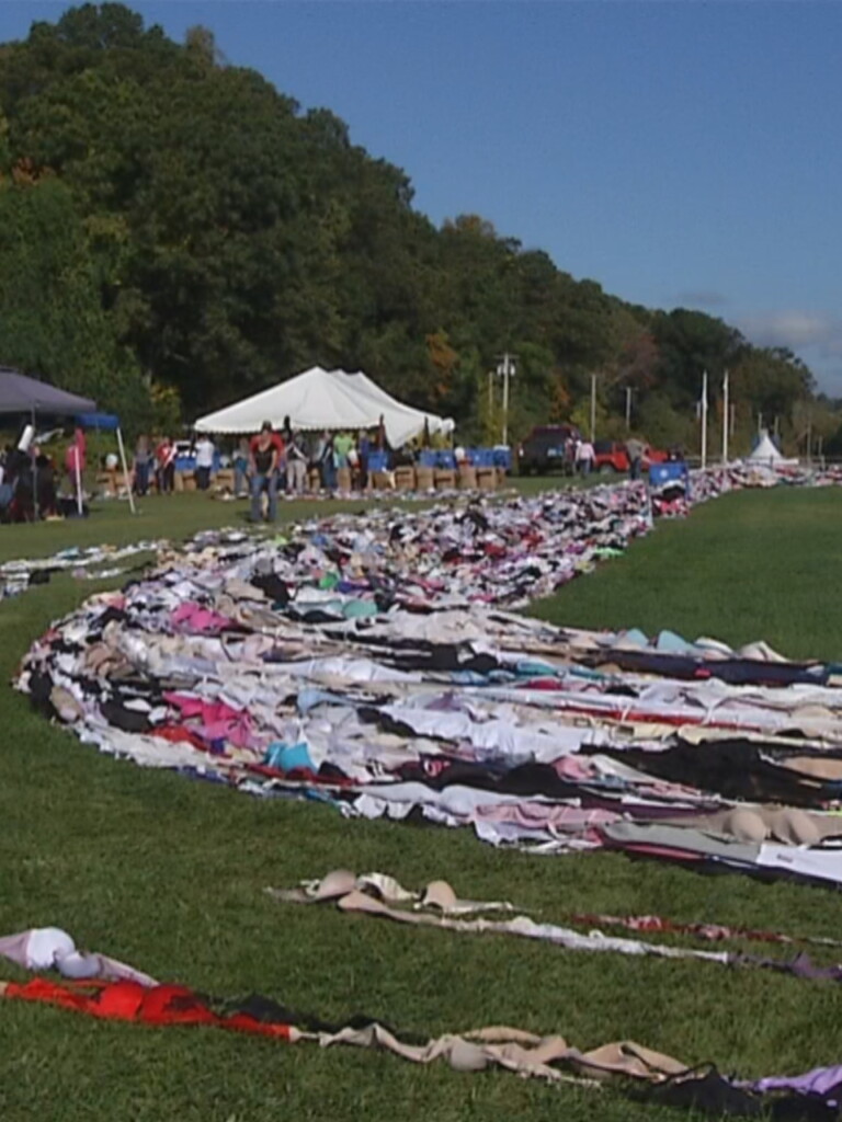 najdłuższy-łańcuch-biustonoszy