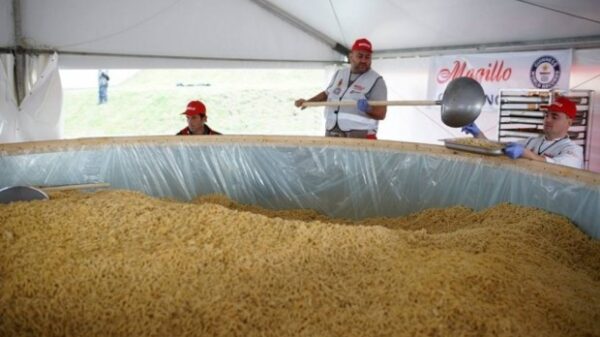 Największa miska makaronu